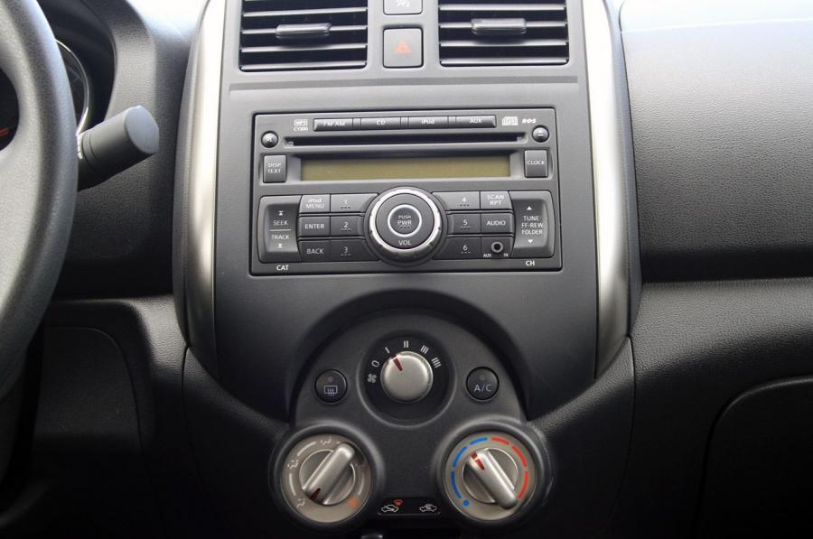  Nissan Versa 2012 года  (фото 56 из 111)